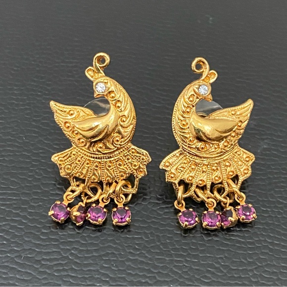 Vintage 90’s AVON Gold-tone Peacock Purple Crystal Fringe Earrings 7.3g - Picture 4 of 15